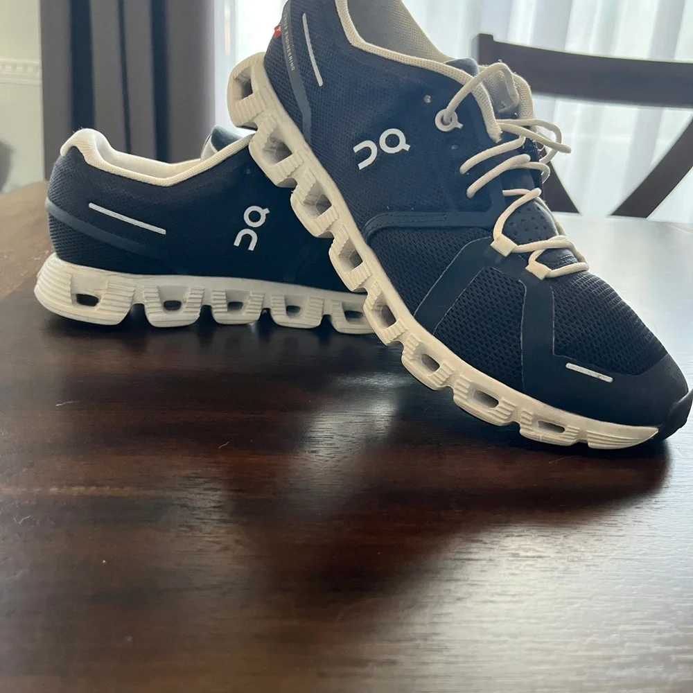 On Running breathable black